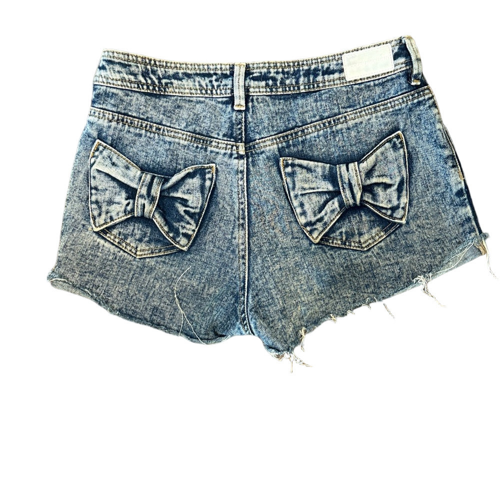 Modern Amusement bow denim shorts, size 7